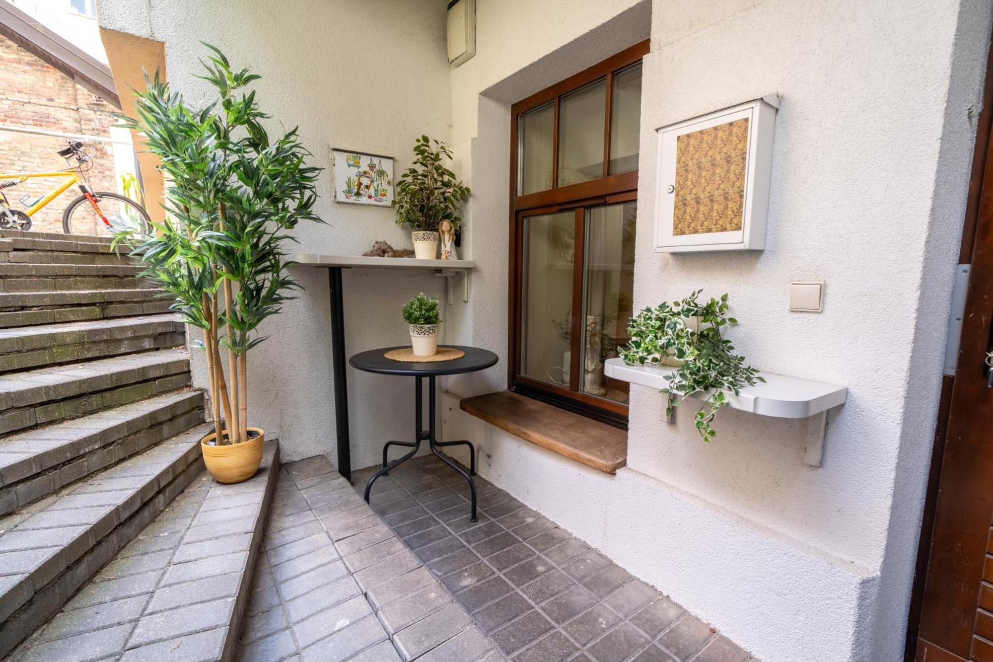 Cozy Suite With Inner Yard VNO Eksteriør bilde